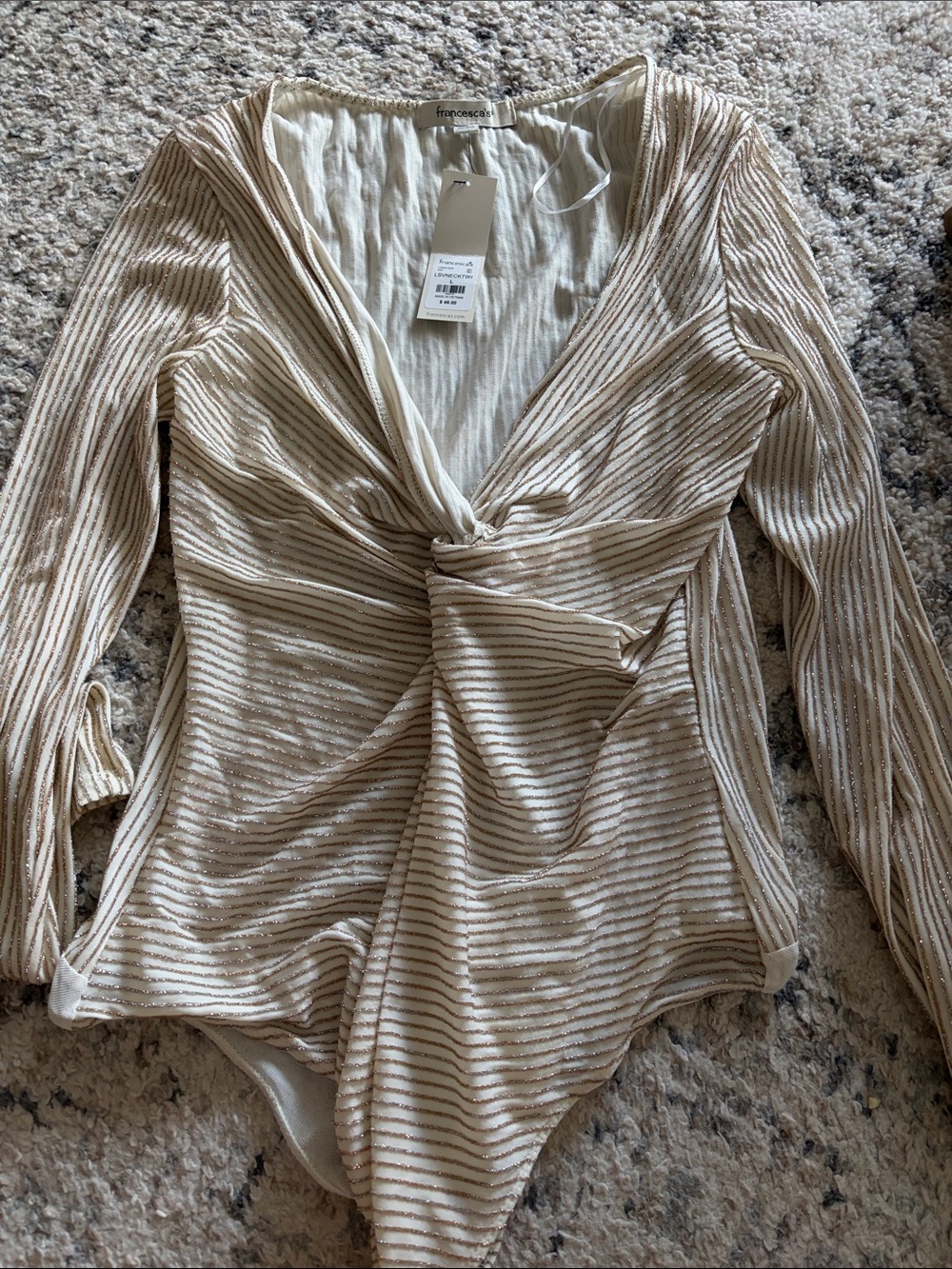 Francesca's Collections Cream and Gold Twist-Front Long Sleeve Bodysuit